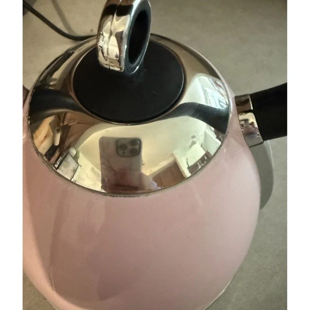 YunLeen Pink Electric Kettle WORKS TESTED DOES NOT WHISTLE SHUTS OFF WHEN READY